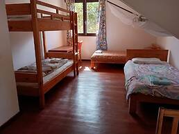 Lovasoa CCCC - Hostel