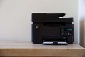 Modern & Stylish 3BR Apt With Balcony