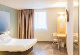 B&B HOTEL Troyes Magasins d'usine