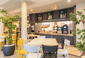 B&B HOTEL Troyes Magasins d'usine