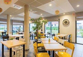 B&B HOTEL Troyes Magasins d'usine