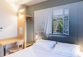 B&B HOTEL Troyes Magasins d'usine