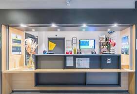 B&B HOTEL Troyes Magasins d'usine