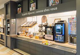 B&B HOTEL Troyes Magasins d'usine