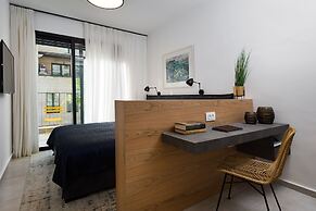 Contemporary & Texture-Rich Hideaway