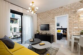 Contemporary & Texture-Rich Hideaway