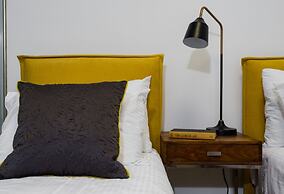 Contemporary & Texture-Rich Hideaway