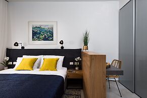 Contemporary & Texture-Rich Hideaway