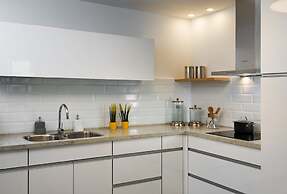 Contemporary & Texture-Rich Hideaway