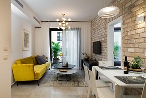 Contemporary & Texture-Rich Hideaway