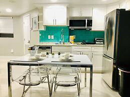 Lake & Pool View 1 Mile From Universal