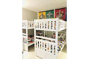 Lake & Pool View 1 Mile From Universal