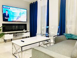 2701 · Luxury Lakefront Unit With Pool Views