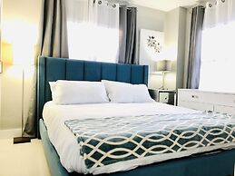 2701 · Luxury Lakefront Unit With Pool Views