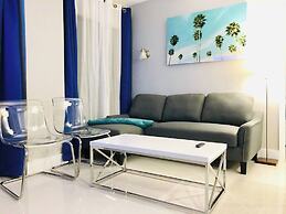 2701 · Luxury Lakefront Unit With Pool Views