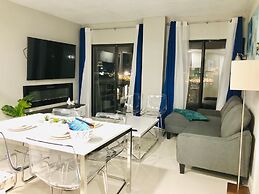 2701 · Luxury Lakefront Unit With Pool Views