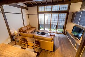 RESI STAY Villa Silktree