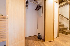 RESI STAY Villa Silktree