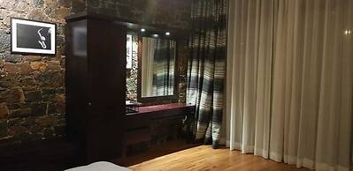 Riverston mountain view bungalow