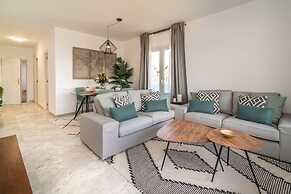 Whispering Palms Apartment