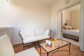 Whispering Palms Apartment