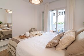 Whispering Palms Apartment