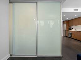 Sterling Suites - Yaletown