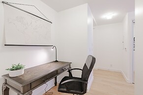 Sterling Suites - Financial District