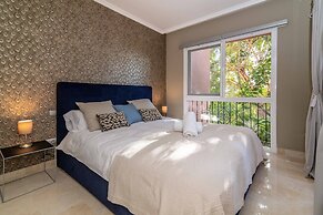 Chic Oasis on the Coast