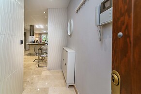 Chic Oasis on the Coast