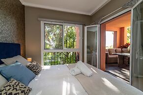 Chic Oasis on the Coast