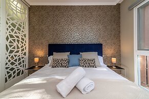 Chic Oasis on the Coast