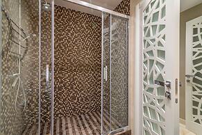 Chic Oasis on the Coast