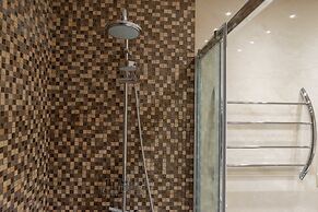 Chic Oasis on the Coast