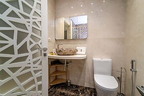 Chic Oasis on the Coast