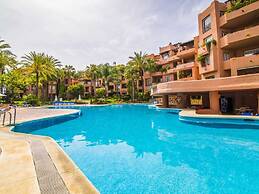 Chic Oasis on the Coast