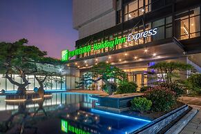 Holiday Inn Express Linyi North New District, an IHG Hotel