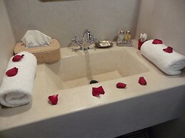 RIAD ET SPA MISRIA LES OLIVIERS