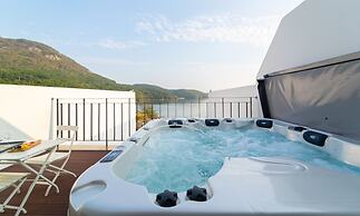 Hi Mohang Pool Villa