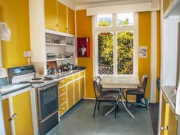 Lakeside Backpackers