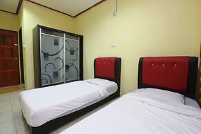 OYO 89819 Raz Hotel Kelulut