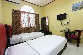OYO 89819 Raz Hotel Kelulut