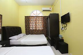 OYO 89819 Raz Hotel Kelulut