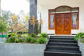 OYO 2169  Anugrah Bromo Homestay