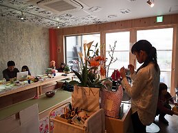 Cocoroom Guesthouse Cafe and Garden - Hostel