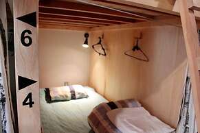 Cocoroom Guesthouse Cafe and Garden - Hostel