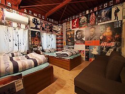 Cocoroom Guesthouse Cafe and Garden - Hostel