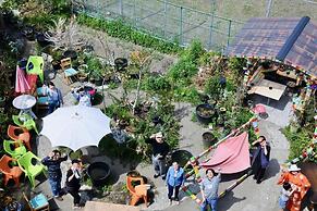 Cocoroom Guesthouse Cafe and Garden - Hostel