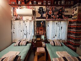 Cocoroom Guesthouse Cafe and Garden - Hostel