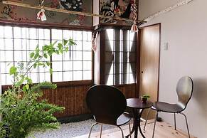 Cocoroom Guesthouse Cafe and Garden - Hostel